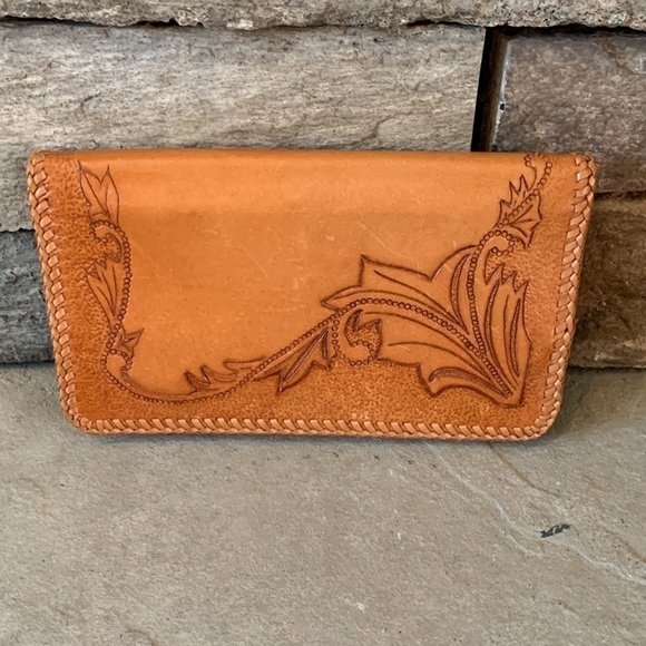 Hand tooled leather wallet. - Picture 2 of 5